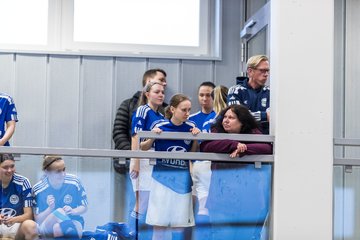 Bild 39 - F Loewinnen Hallen Cup